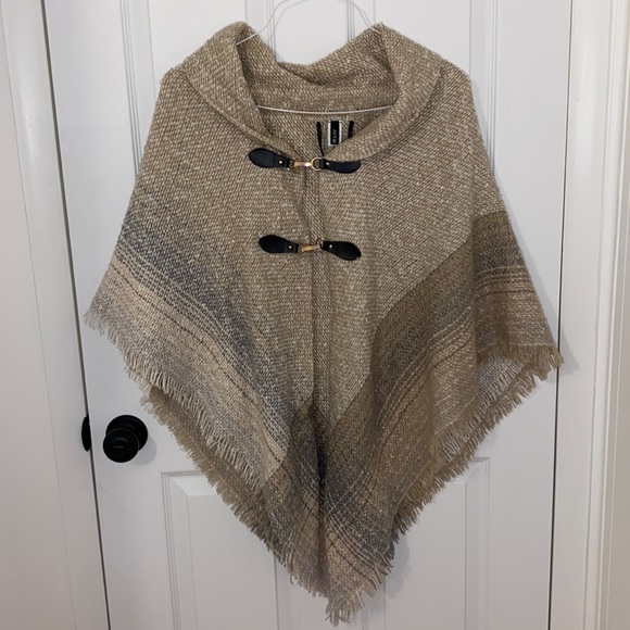 Apt. 9 Poncho - Picture 1 of 4